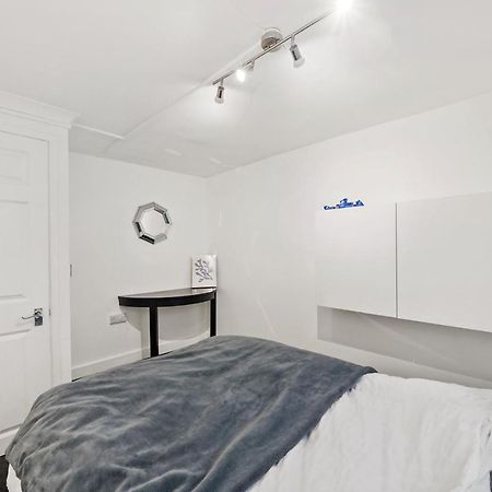 Modern One Bedroom Apartments In ברייטון מראה חיצוני תמונה